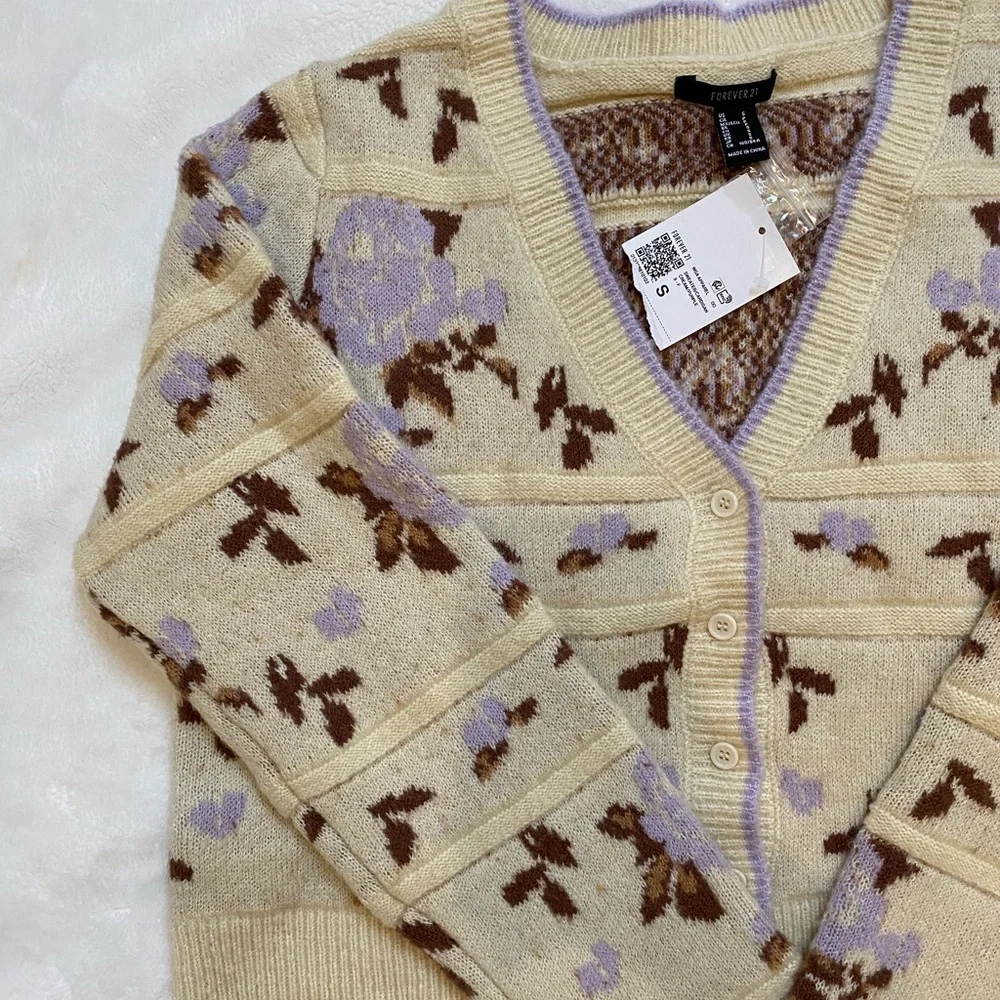 NWT! Forever 21 Cream and Purple Floral Print Cardigan Small Cottagecore
